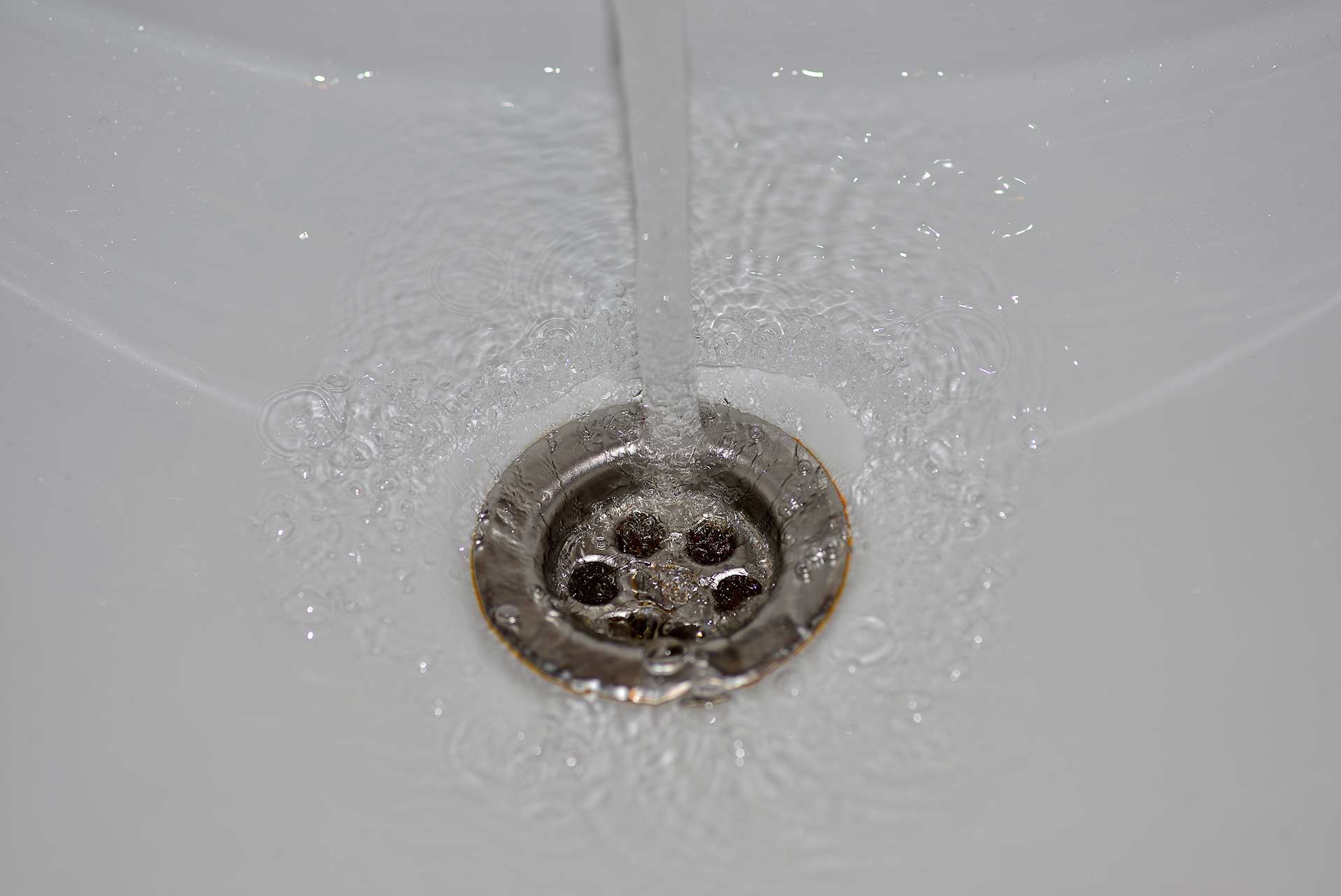 A2B Drains provides services to unblock blocked sinks and drains for properties in Kettering.